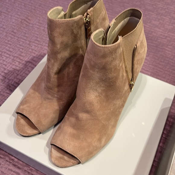 Peep toe booties - Picture 2 of 10